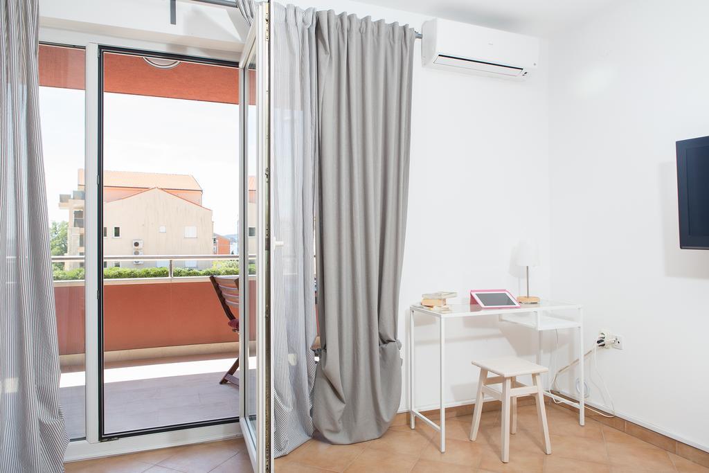 Apartments Roza Medulin Exterior photo